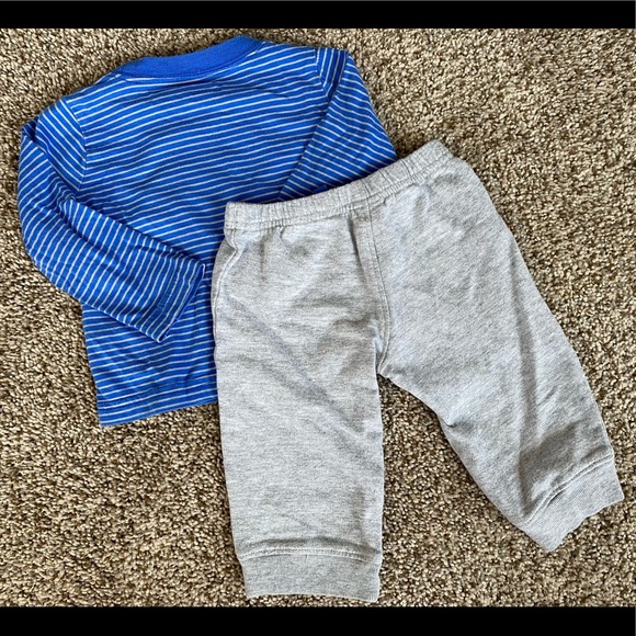 •GUC•Child of Mine By Carter’s Infant Boy Outfit💙 - Picture 5 of 11